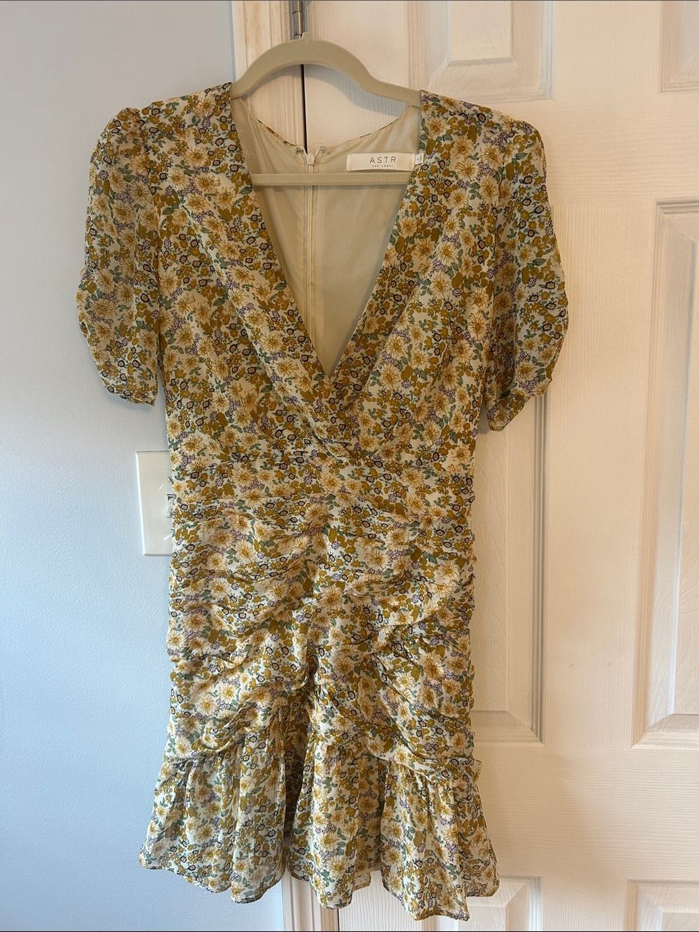 ASTR Yellow Floral Ruched V-Neck Mini Dress